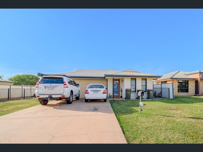6 Guy Street, Emerald — photo 1 of 5
