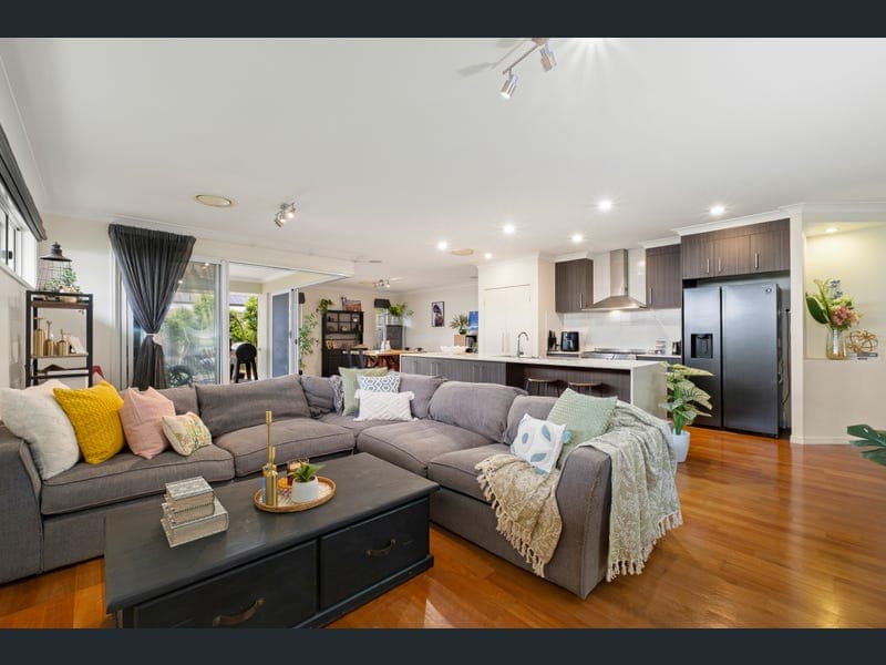 3 Estuary Ave, Victoria Point — photo 1 of 5