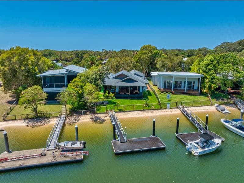 10 Kookaburra Crt, South Stradbroke — photo 1 of 5