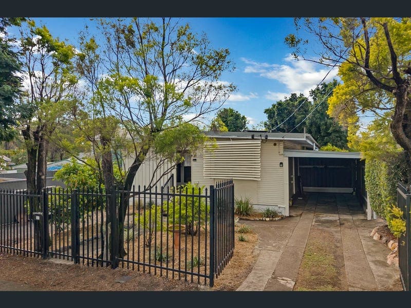 20 Bradman Street, Sunnybank Hills — photo 1 of 5