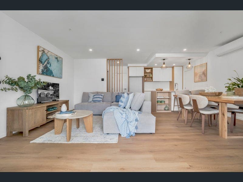 303/8 Lilla Street, Woody Point — photo 1 of 5