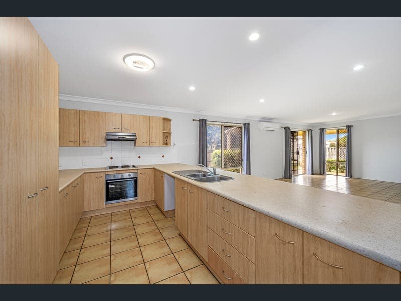 2 Sugargum Close, Bracken Ridge — photo 1 of 5
