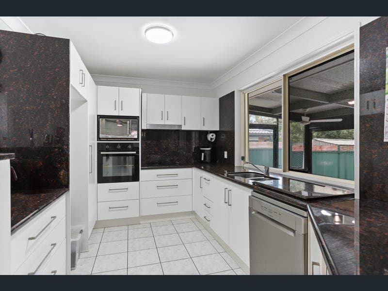 46 Davis Cup Court, Oxenford — photo 1 of 5