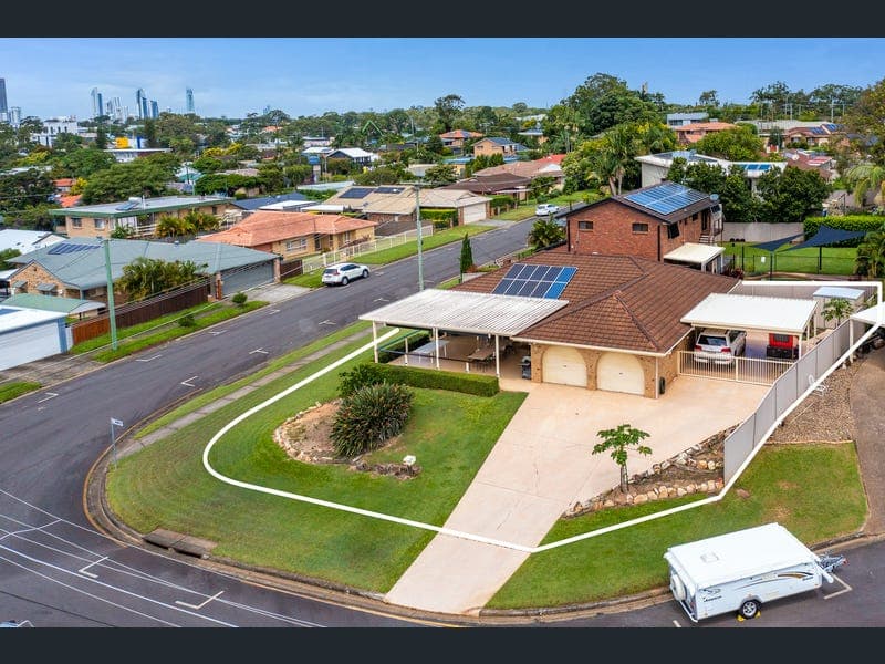 2 Shearer Court, Southport — photo 1 of 5