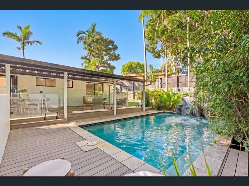 4 Koro Court, Ashmore — photo 1 of 5