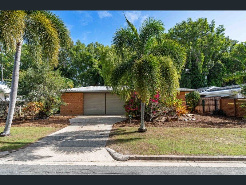 10 Andrews Close, Port Douglas — photo 1 of 5