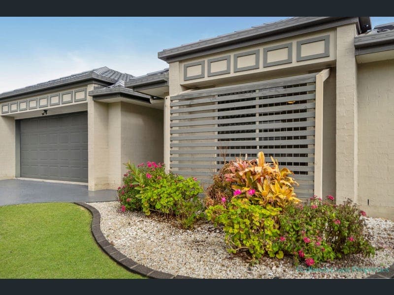 14 Timkelnik Crescent, Victoria Point — photo 1 of 5