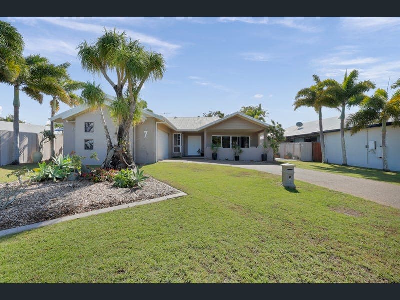 7 Portside Place, Shoal Point — photo 1 of 5