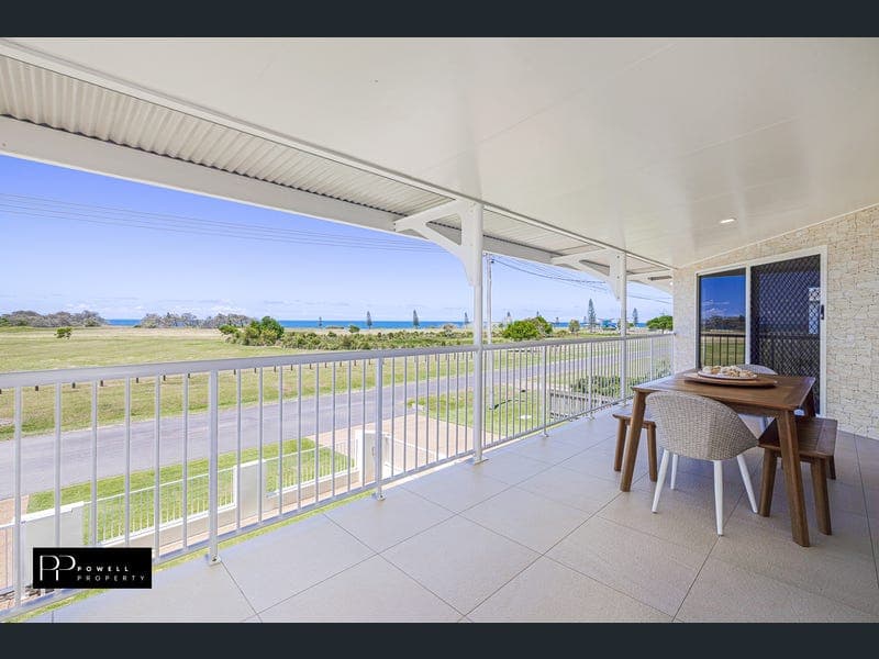 12 Jones Street, Burnett Heads — photo 1 of 5