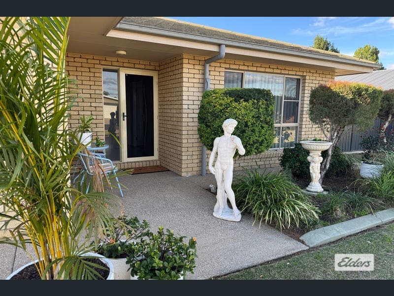 69 Sommerfeld Crescent, Chinchilla — photo 1 of 5