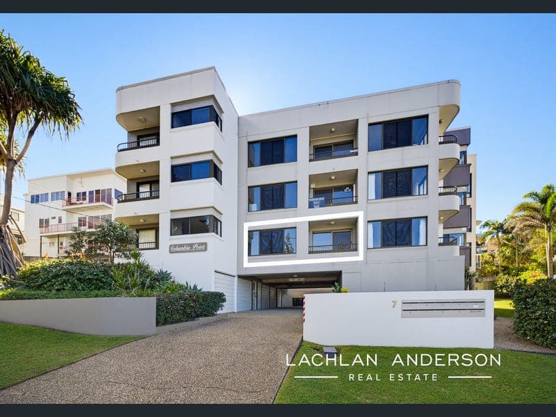 2/7 Esplanade Bulcock Beach, Caloundra — photo 1 of 5