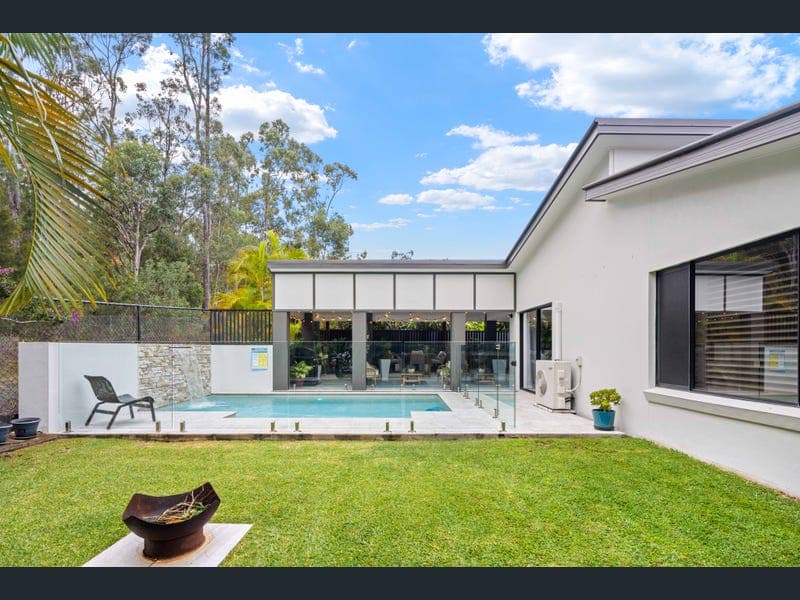 18 Bakers Ridge Drive, Oxenford — photo 1 of 5