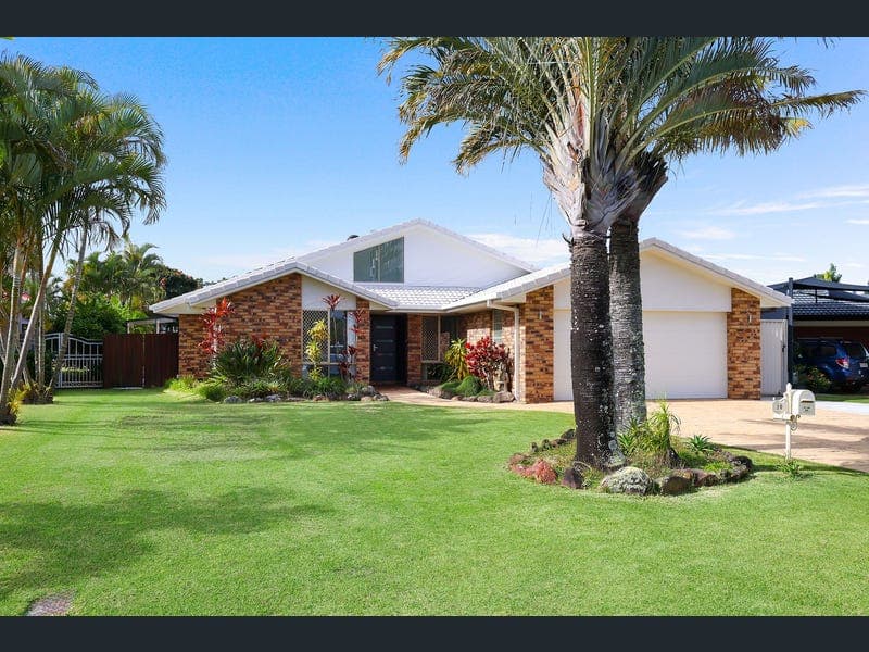10 Blackbean Court, Elanora — photo 1 of 5