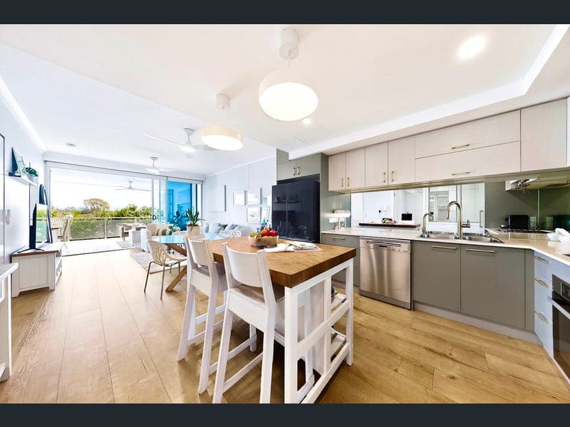 408/430 Marine Parade, Biggera Waters — photo 1 of 5