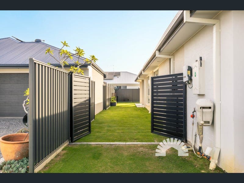 6 Palm Close, Burpengary East — photo 1 of 5