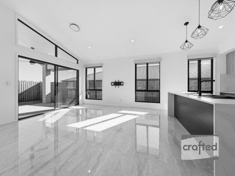 5 Floral Way, Greenbank — photo 1 of 5