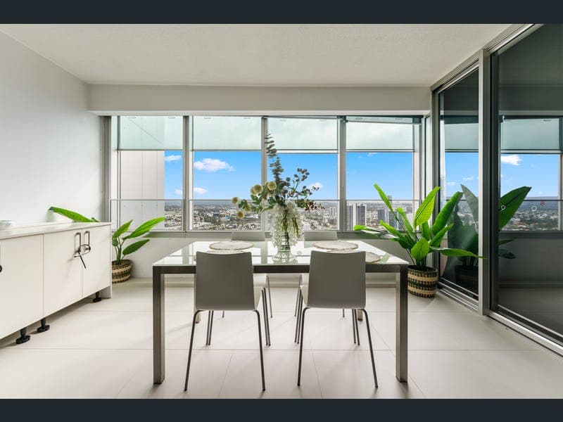 3308/9 HAMILTON AVENUE, Surfers Paradise — photo 1 of 5