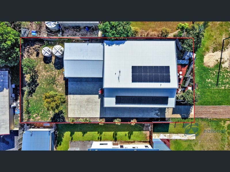 13 Fifth Avenue, Woodgate — photo 1 of 5