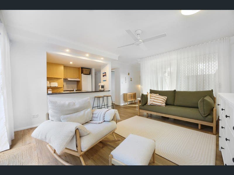 3/98-100 Petrel Avenue, Mermaid Beach — photo 1 of 5
