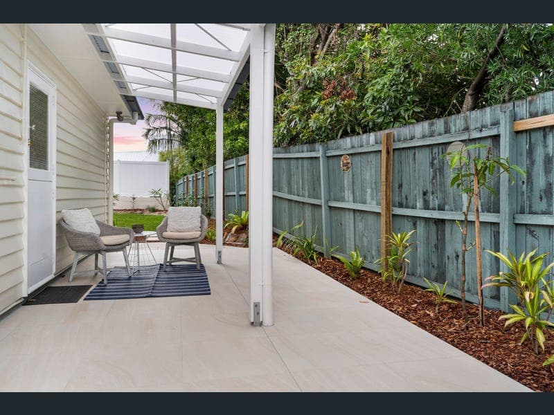 17 Mackay Street, Coorparoo — photo 1 of 5