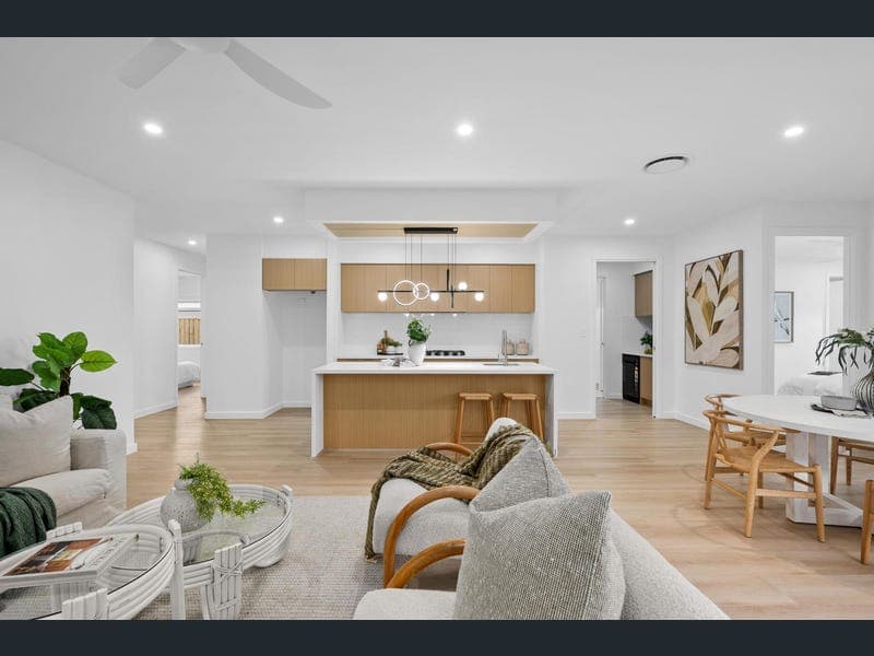 16 Samson Crescent, White Rock — photo 1 of 5