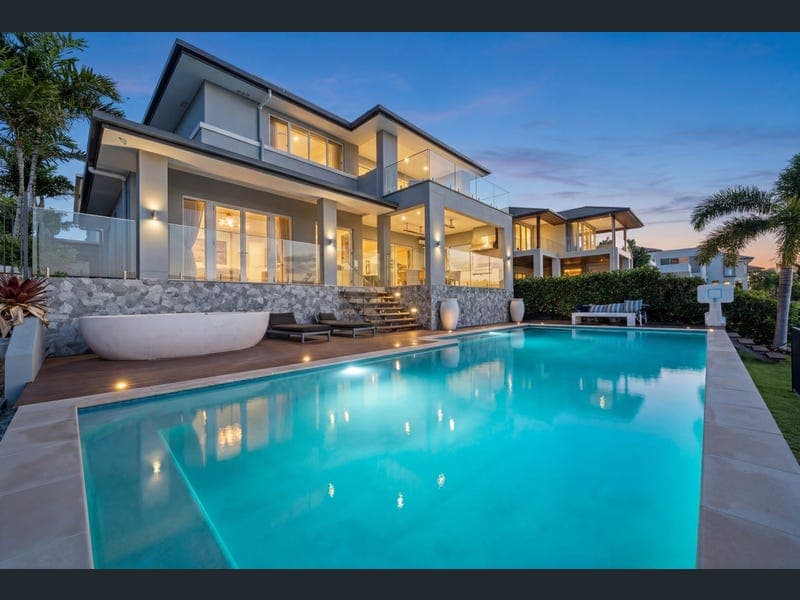 2605 Gracemere Circuit, Hope Island — photo 1 of 5