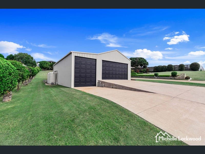 7-9 Highland Place, Craignish — photo 1 of 5