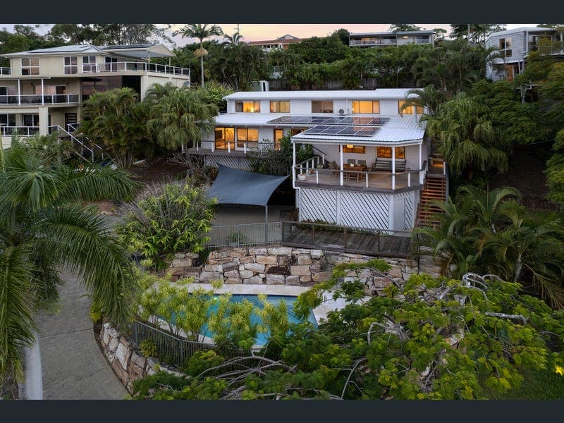12 Radiata Court, Elanora — photo 1 of 5