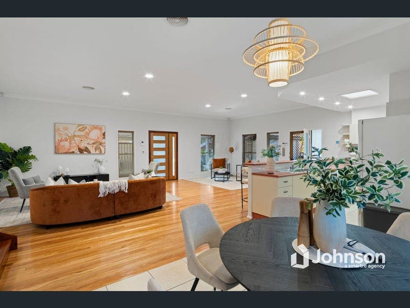 14 Murdock Place, Wakerley — photo 1 of 5
