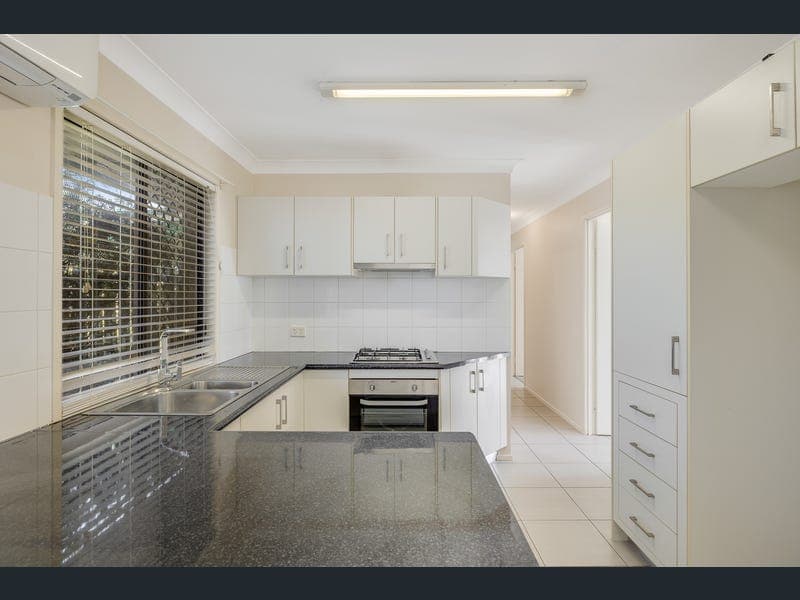 12 Nugent Crescent, Wilsonton — photo 1 of 5