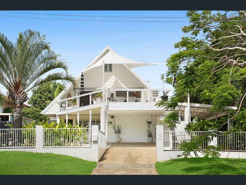 9 Buliti Street, Hope Island — photo 1 of 5