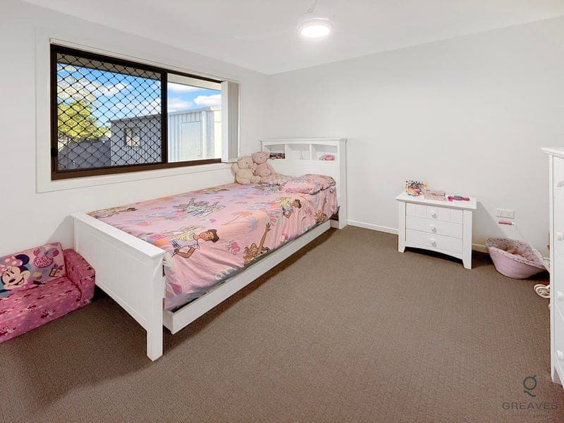 4 Daisy Court, Coral Cove — photo 1 of 5