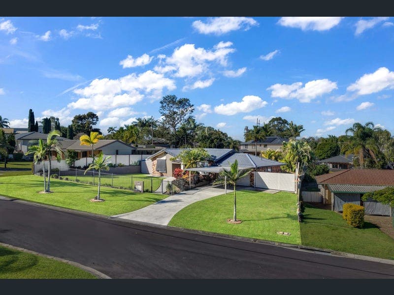 46 Schonwerder Drive, Windaroo — photo 1 of 5