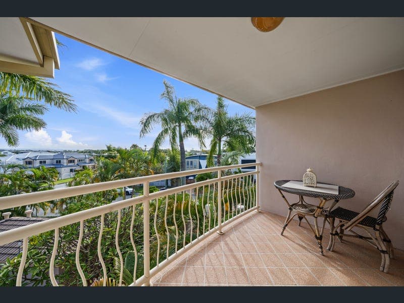 30/142 Stanhill Drive, Chevron Island — photo 1 of 5