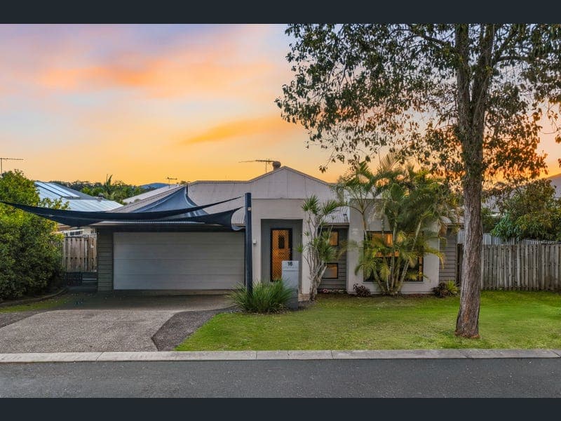 16 Emmaville Crescent, Ormeau — photo 1 of 5