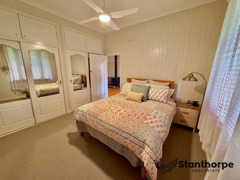 4 Symes Street, Stanthorpe — photo 1 of 5