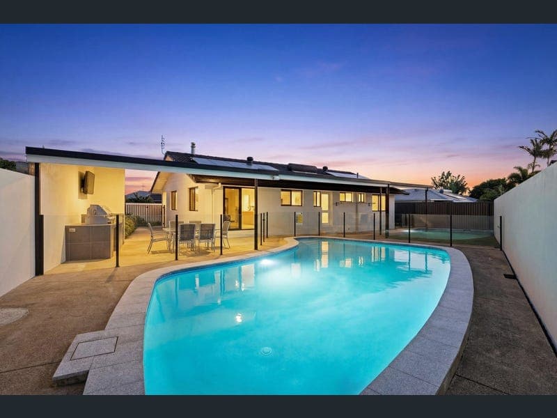 3 Fairsky Avenue, Mermaid Waters — photo 1 of 5
