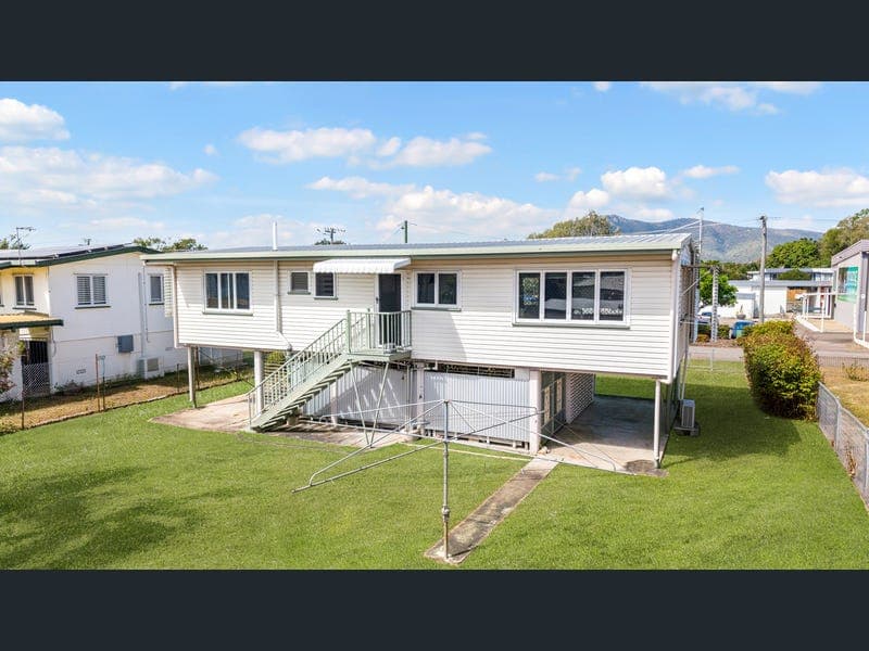 5 Poinciana Street, Cranbrook — photo 1 of 5