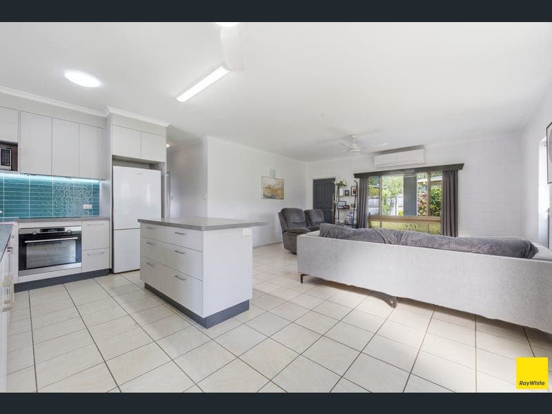 5 Serissa Street, Mooroobool — photo 1 of 5
