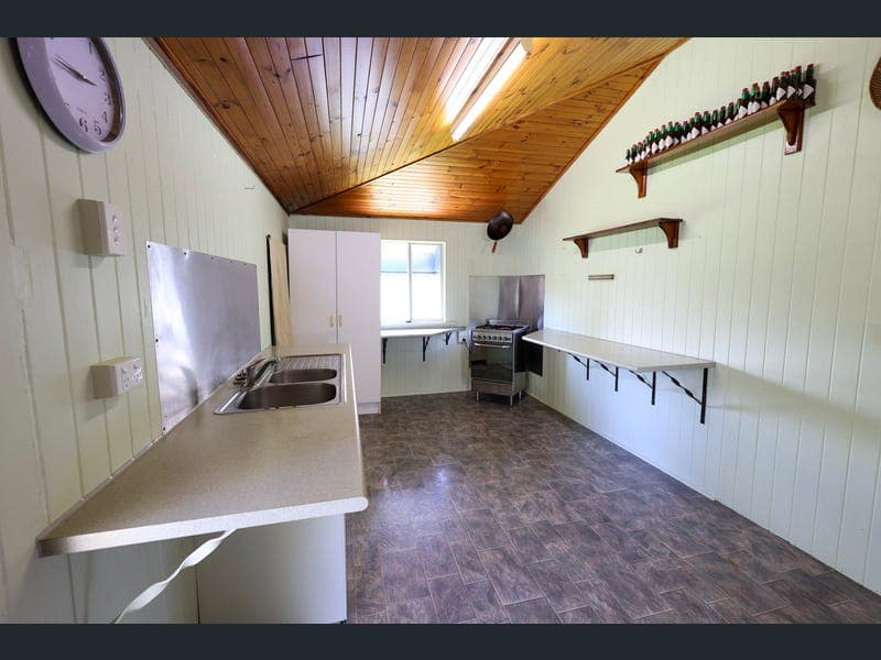 14 Fourth Avenue, Home Hill — photo 1 of 5