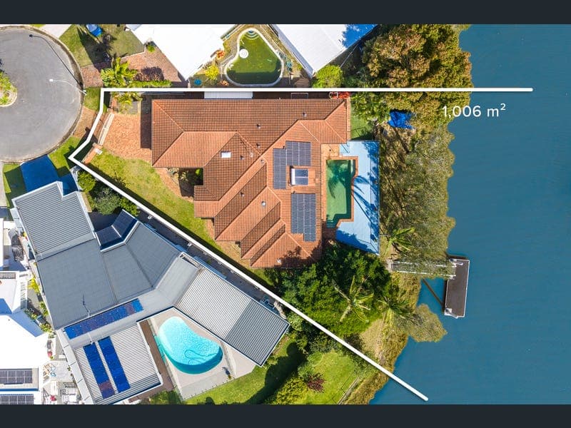 31 Gregory Drive, Carrara — photo 1 of 5
