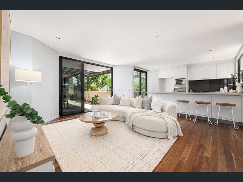 2/11 Rosecliffe Street, Highgate Hill — photo 1 of 5