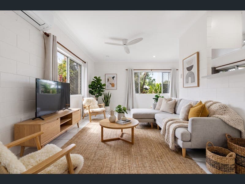 9 Coolangatta Close, Kewarra Beach — photo 1 of 5
