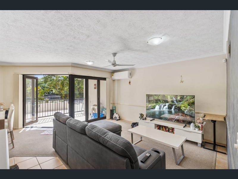 2/8-10 Lloyd Street, Southport — photo 1 of 5