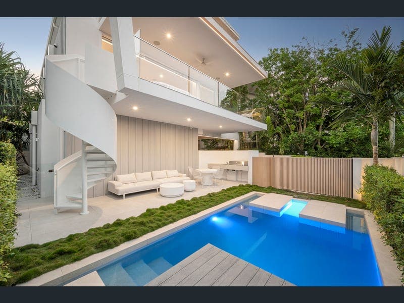 1/7 William Street, Noosaville — photo 1 of 5