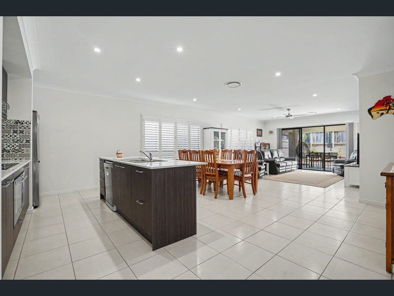3 Seaforth Avenue, Thornlands — photo 1 of 5