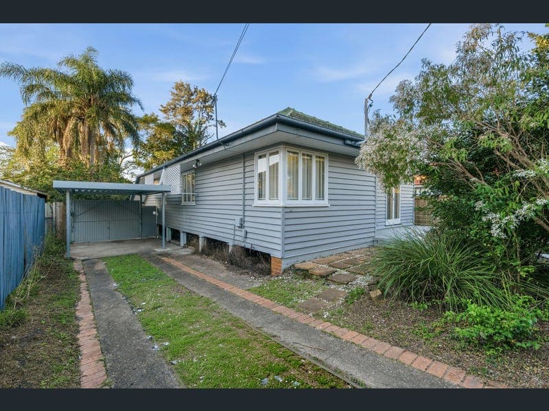 30 Belnoel Street, Wavell Heights — photo 1 of 5