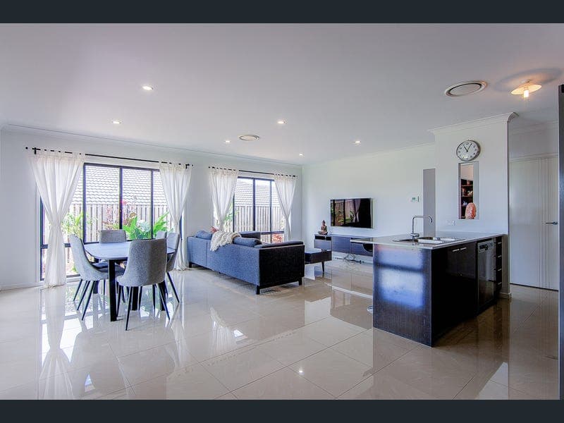 20 Robyn Court, Logan Village — photo 1 of 5