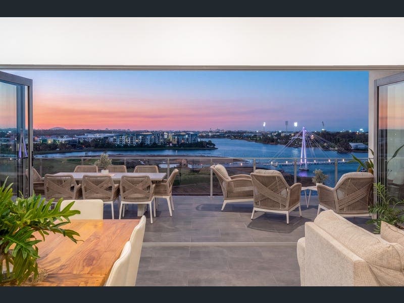 803/1 Waterside Retreat, Birtinya — photo 1 of 5