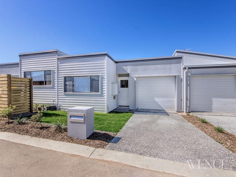 12 Burke Lane, Flagstone — photo 1 of 5